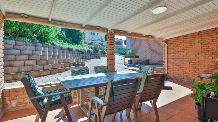 2 Bedroom Property for Sale in Stilbaai Wes Western Cape